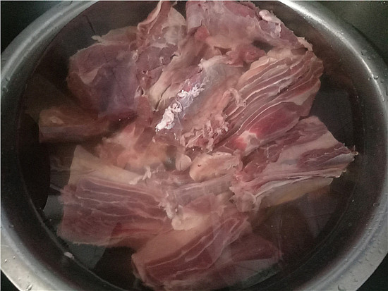 香辣鹵牛肉的做法-香辣味鹵菜譜