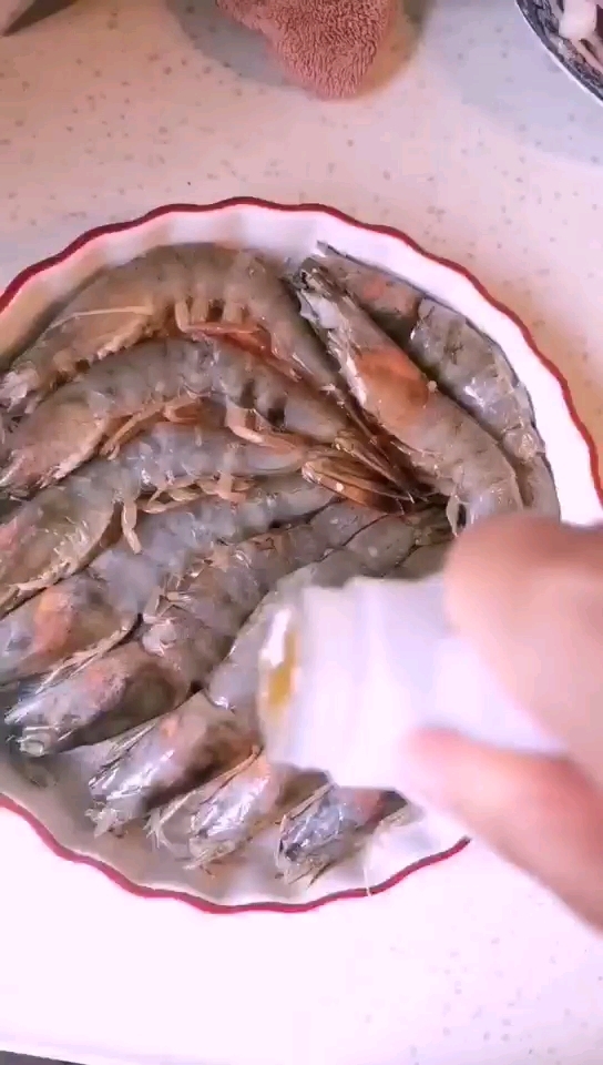 蒜蓉蒸大蝦的做法-家常味蒸菜譜-易網健康養生網 蒜蓉蒸大蝦的做法-家常味蒸菜譜