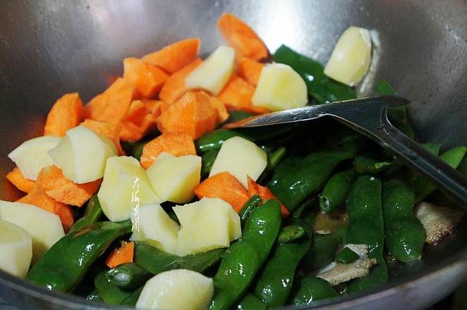 家常大燉菜的做法-家常味燉菜譜