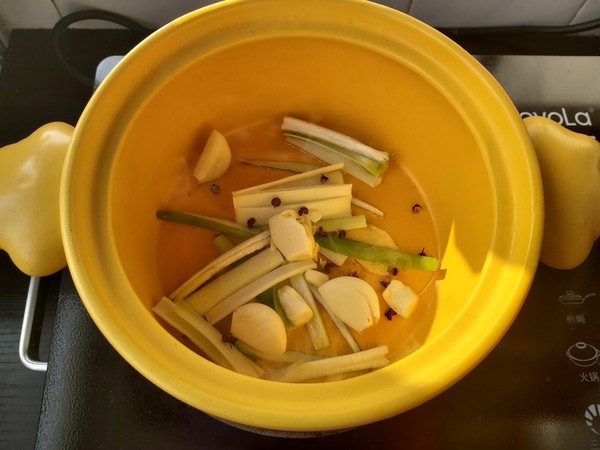 奧爾良砂鍋雞煲的做法-家常味砂鍋菜譜-易網健康養生網 奧爾良砂鍋雞煲的做法-家常味砂鍋菜譜