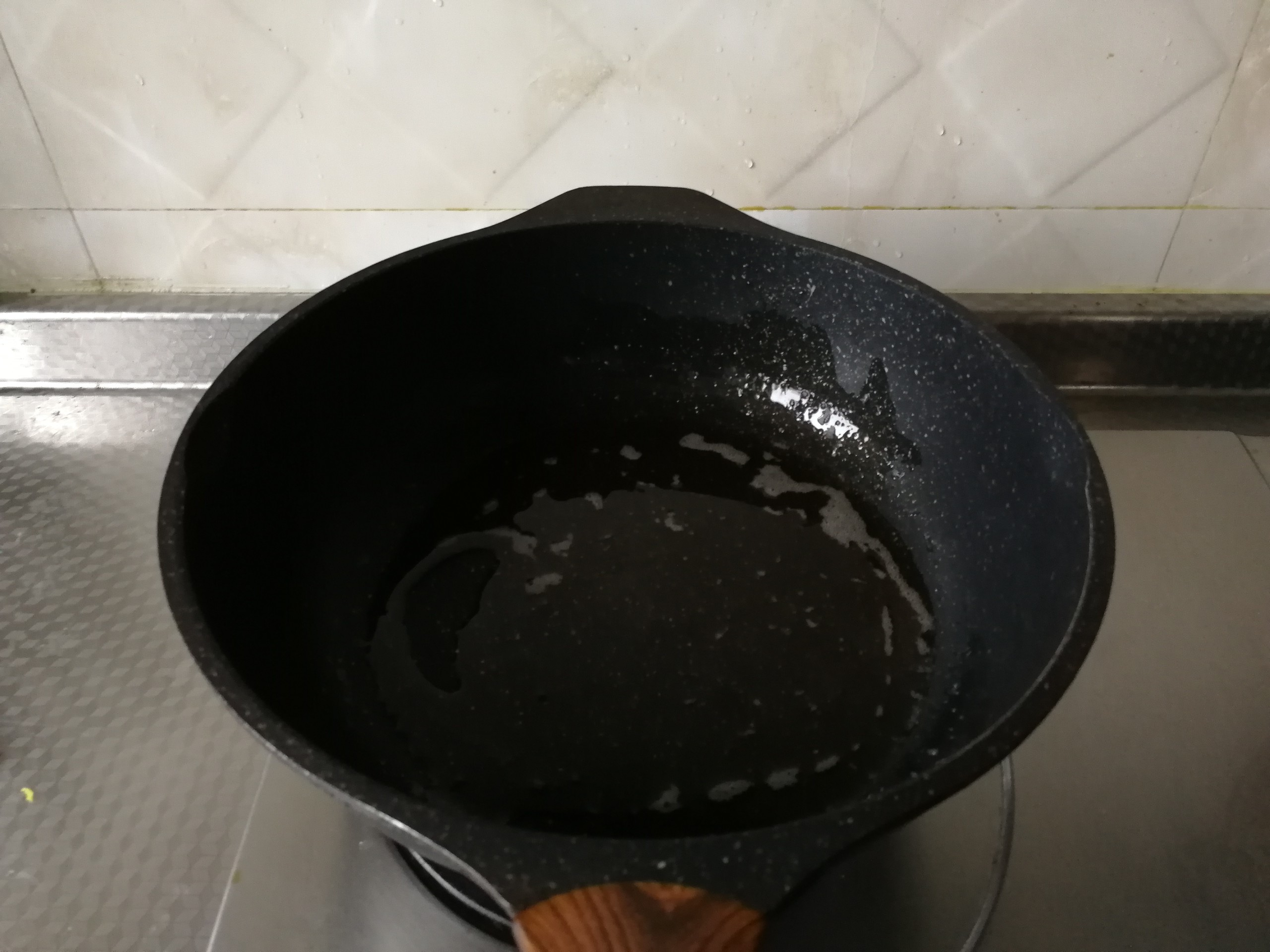 椒鹽油爆蝦的做法-咸鮮味炸菜譜