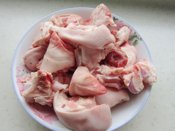 花生紅燒豬蹄的做法-家常味燒菜譜-易網(wǎng)健康養(yǎng)生網(wǎng) 花生紅燒豬蹄的做法-家常味燒菜譜