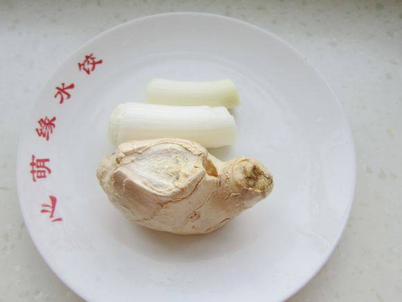 干煎黃花魚的做法-家常味煎菜譜-易網<a href=http://www.jsjjzhkt.cn/ target=_blank class=infotextkey>健康養生</a>網 干煎黃花魚的做法-家常味煎菜譜