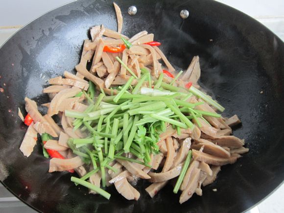 雙椒炒面筋的做法-家常味炒菜譜