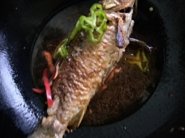 紅燒鯉魚(yú)的做法-咸鮮味燒菜譜