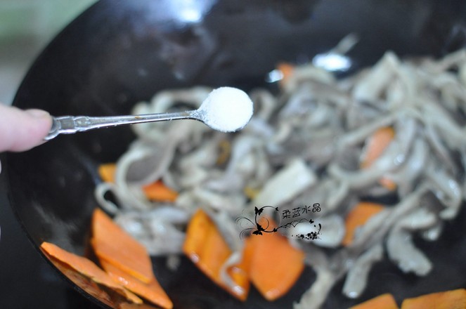 胡蘿卜炒平菇的做法-家常味炒菜譜-易網健康養生網 胡蘿卜炒平菇的做法-家常味炒菜譜