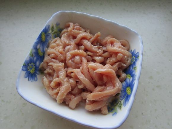 橙子皮炒肉絲的做法-家常味炒菜譜-易網(wǎng)健康養(yǎng)生網(wǎng) 橙子皮炒肉絲的做法-家常味炒菜譜