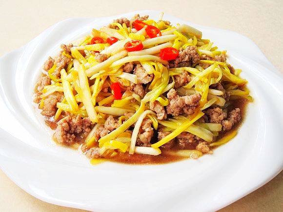 韭黃炒肉末的做法-家常味炒菜譜-易網(wǎng)健康養(yǎng)生網(wǎng) 韭黃炒肉末的做法-家常味炒菜譜