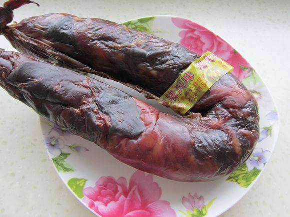 爆炒熏馬腸的做法-香辣味炒菜譜-易網<a href=http://www.jsjjzhkt.cn/ target=_blank class=infotextkey>健康養生</a>網 爆炒熏馬腸的做法-香辣味炒菜譜