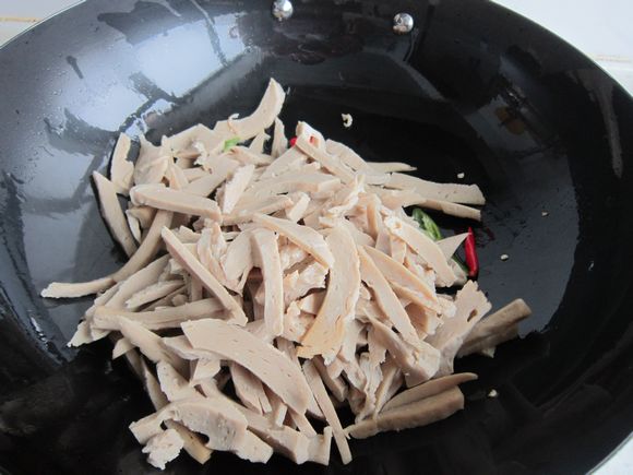 雙椒炒面筋的做法-家常味炒菜譜