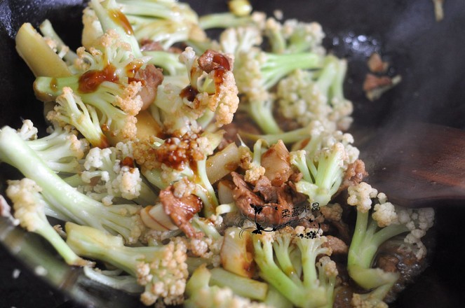 有機菜花炒肉的做法-家常味炒菜譜-易網健康養生網 有機菜花炒肉的做法-家常味炒菜譜