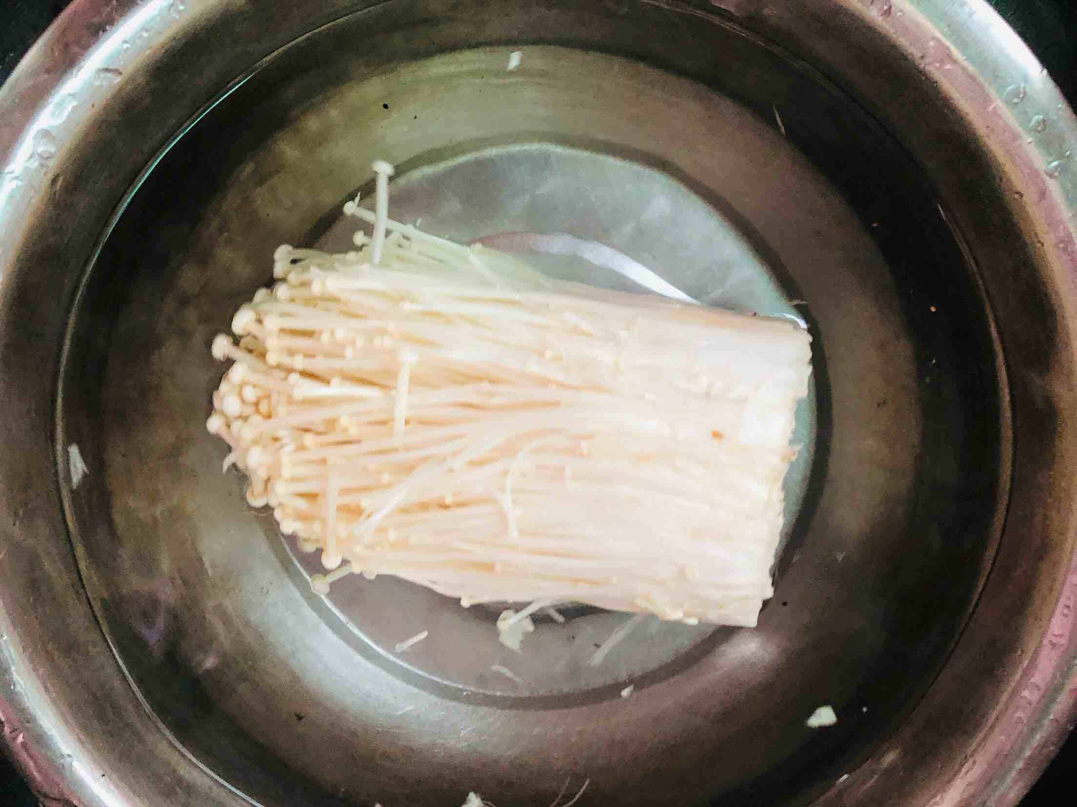 清蒸金針菇的做法-香辣味蒸菜譜