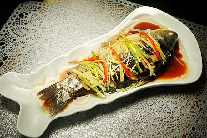清蒸鯉魚的做法-咸鮮味蒸菜譜-易網(wǎng)健康養(yǎng)生網(wǎng) 清蒸鯉魚的做法-咸鮮味蒸菜譜