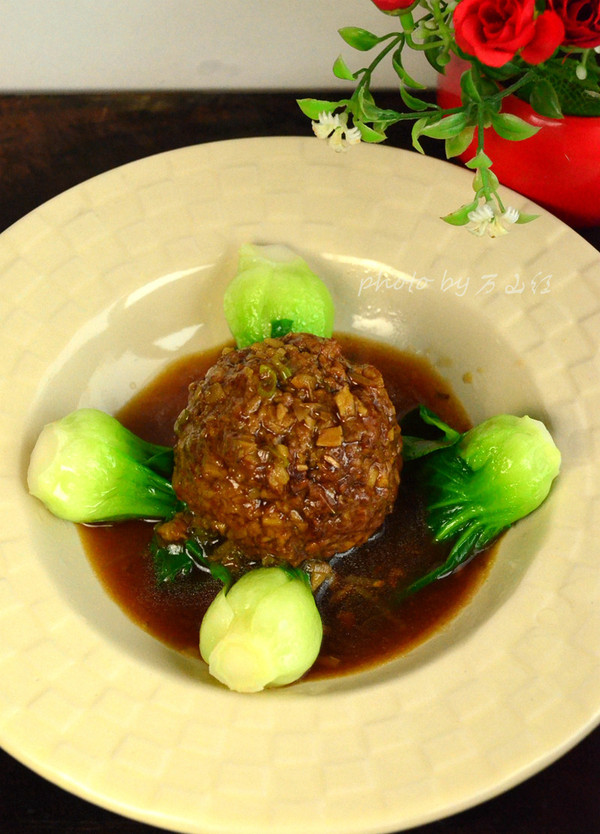 紅燒獅子頭的做法-咸鮮味燒菜譜-易網健康養生網 紅燒獅子頭的做法-咸鮮味燒菜譜