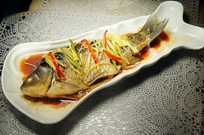 清蒸鯉魚的做法-咸鮮味蒸菜譜-易網(wǎng)健康養(yǎng)生網(wǎng) 清蒸鯉魚的做法-咸鮮味蒸菜譜