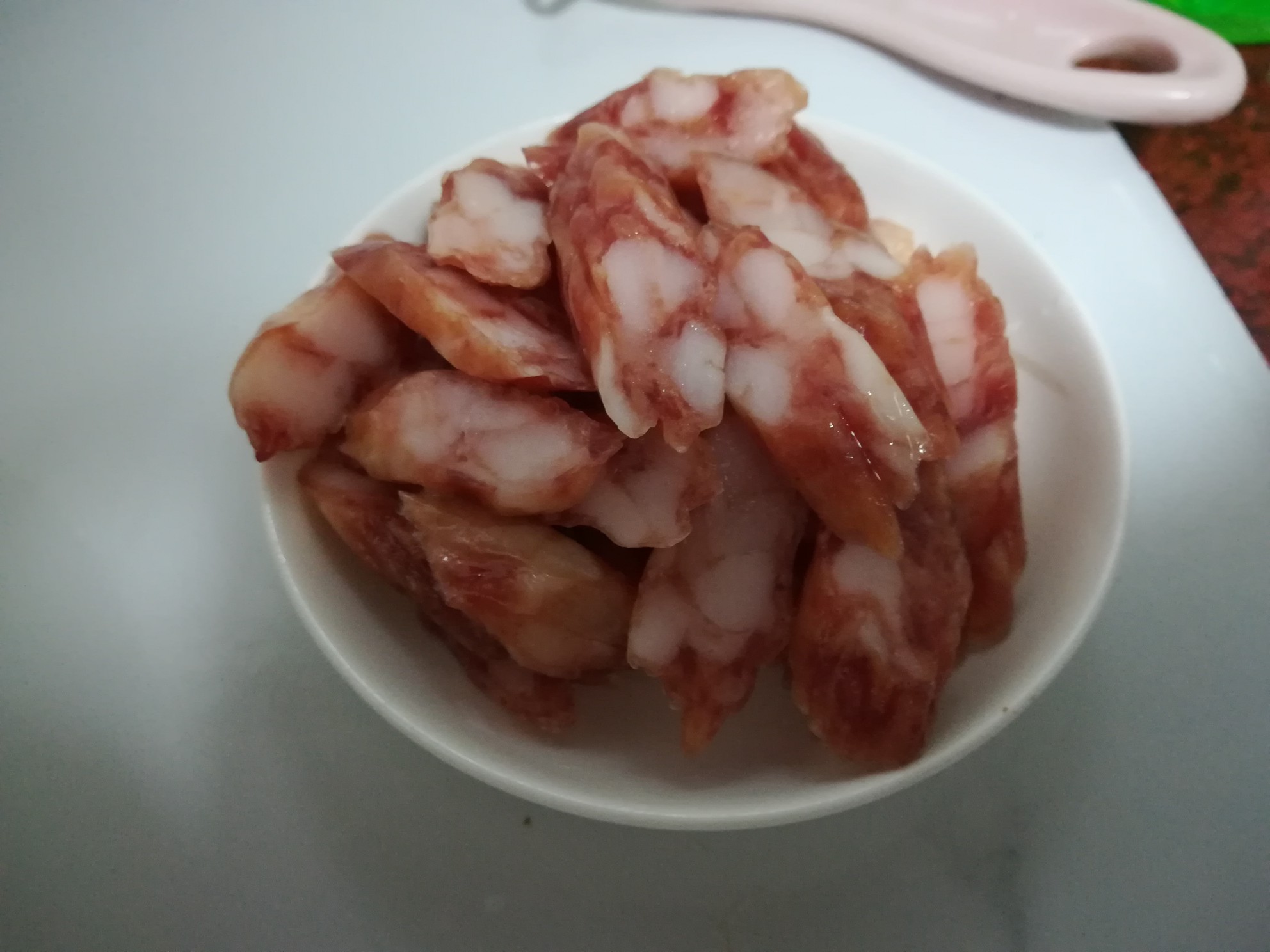 臘腸炒兒菜的做法-咸鮮味炒菜譜-易網<a href=http://www.jsjjzhkt.cn/ target=_blank class=infotextkey>健康養生</a>網 臘腸炒兒菜的做法-咸鮮味炒菜譜
