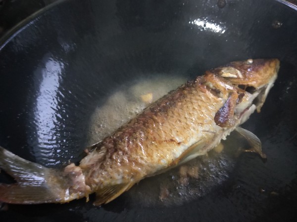 紅燒鯉魚(yú)的做法-咸鮮味燒菜譜
