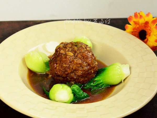 紅燒獅子頭的做法-咸鮮味燒菜譜-易網健康養生網 紅燒獅子頭的做法-咸鮮味燒菜譜