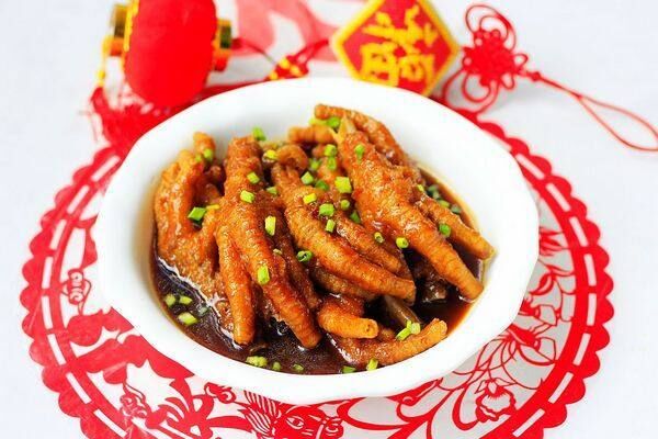 鹵水雞爪的做法-家常味鹵菜譜-易網(wǎng)健康養(yǎng)生網(wǎng) 鹵水雞爪的做法-家常味鹵菜譜