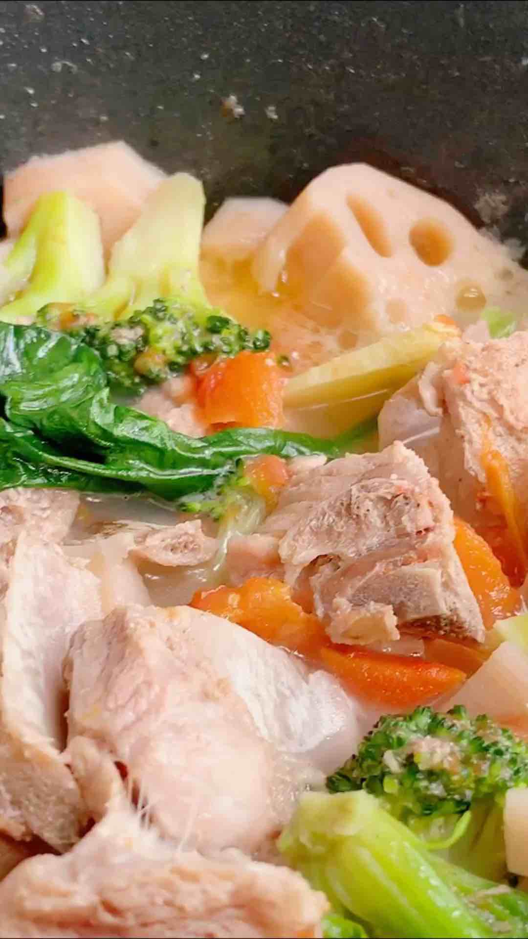 蓮藕燉排骨的做法-家常味燉菜譜