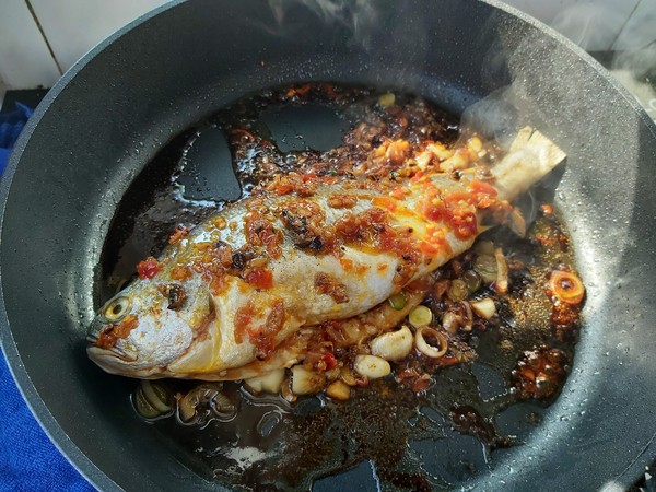 XO醬燒黃花魚的做法-香辣味燉菜譜-易網健康養生網 XO醬燒黃花魚的做法-香辣味燉菜譜