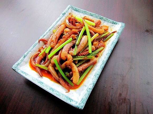香辣魷魚須的做法-香辣味炒菜譜-易網健康養生網 香辣魷魚須的做法-香辣味炒菜譜