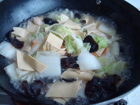 千張白菜亂燉的做法-家常味燉菜譜