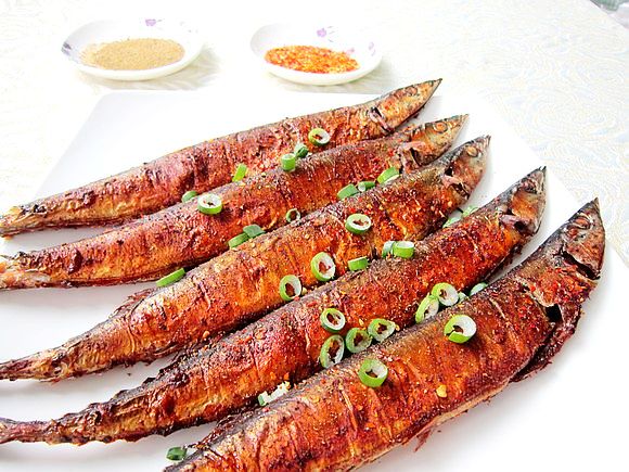 孜然烤秋刀魚的做法-家常味烤菜譜-易網健康養生網 孜然烤秋刀魚的做法-家常味烤菜譜