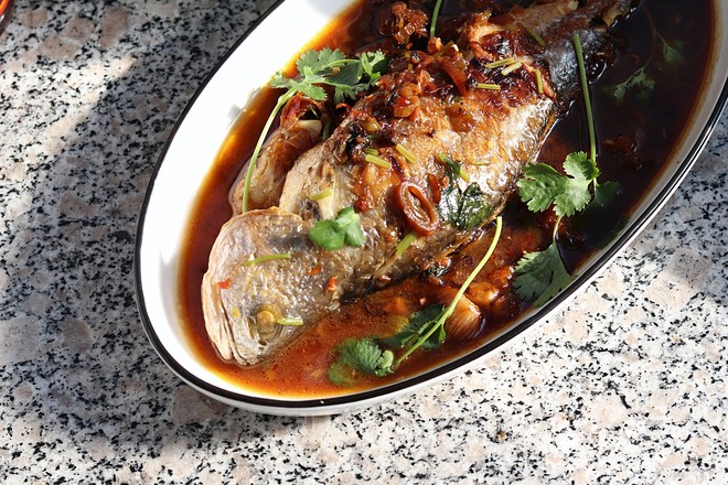 XO醬燒黃花魚的做法-香辣味燉菜譜-易網健康養生網 XO醬燒黃花魚的做法-香辣味燉菜譜