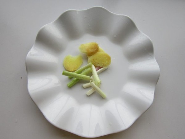 鹵水雞爪的做法-家常味鹵菜譜-易網(wǎng)健康養(yǎng)生網(wǎng) 鹵水雞爪的做法-家常味鹵菜譜