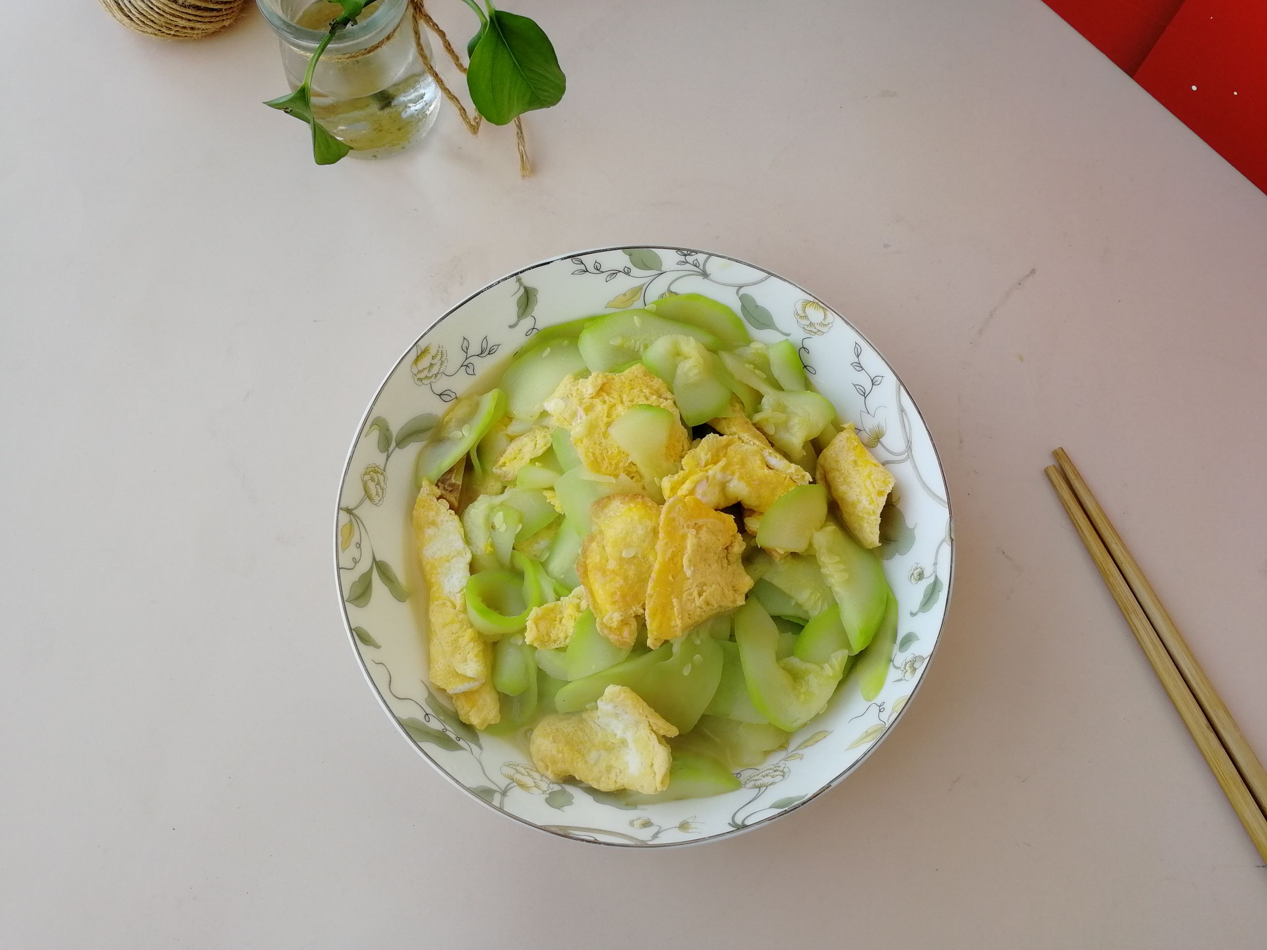 嫩西葫蘆炒雞蛋的做法-家常味炒菜譜-易網健康養生網 嫩西葫蘆炒雞蛋的做法-家常味炒菜譜