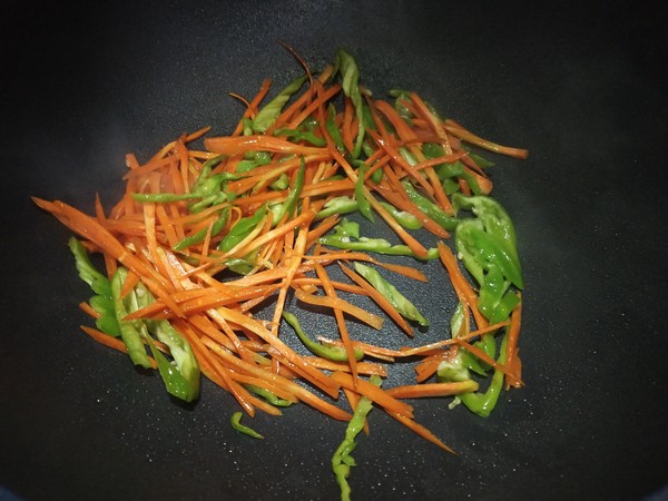 豬皮炒三絲的做法-家常味炒菜譜