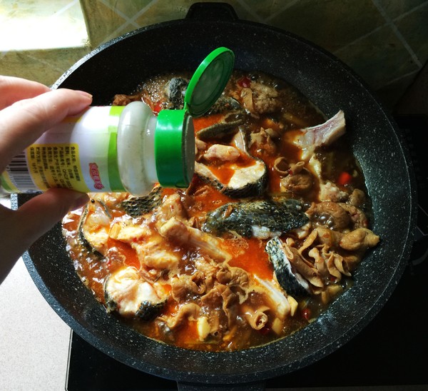 肥腸煮黑魚的做法-香辣味煮菜譜-易網健康養生網 肥腸煮黑魚的做法-香辣味煮菜譜