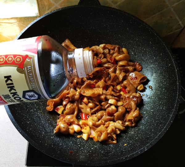 肥腸煮黑魚的做法-香辣味煮菜譜-易網健康養生網 肥腸煮黑魚的做法-香辣味煮菜譜