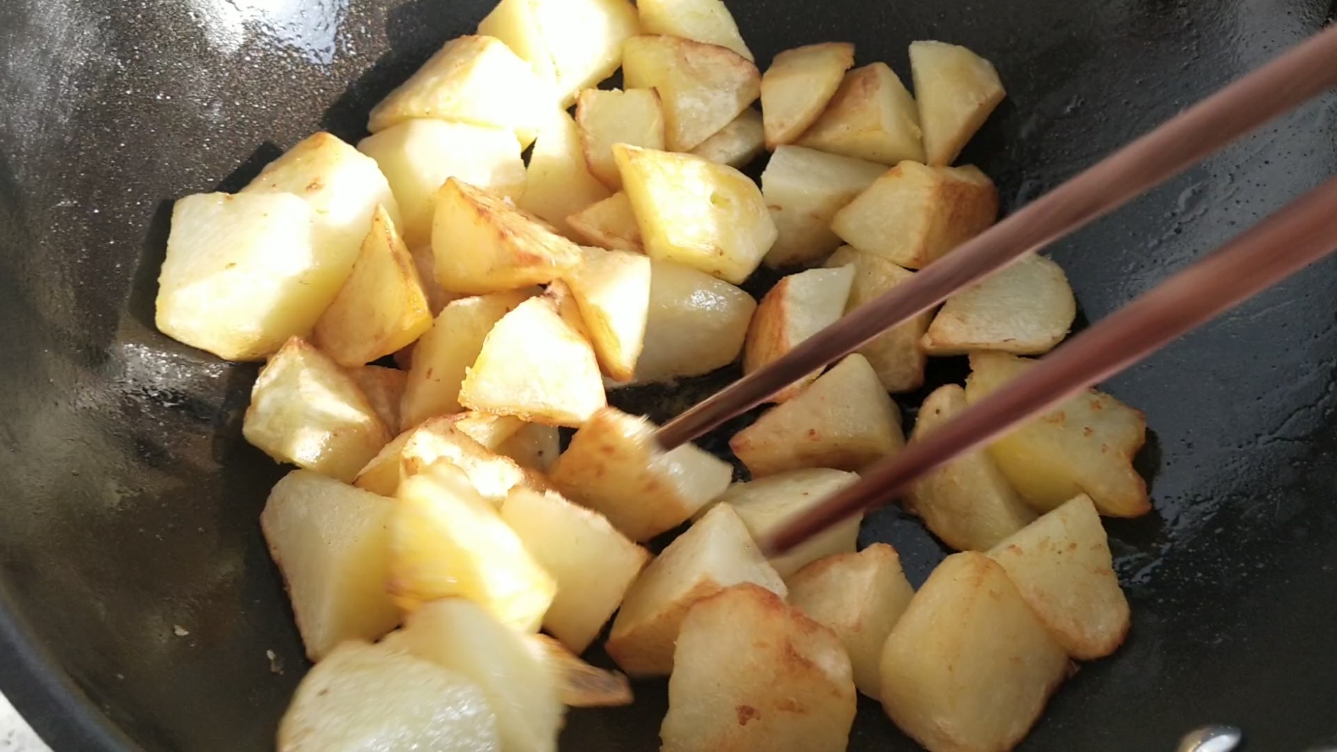 孜然土豆塊的做法-家常味炒菜譜