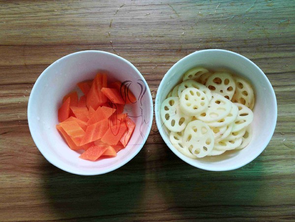 荷塘小炒的做法-家常味炒菜譜-易網健康養生網 荷塘小炒的做法-家常味炒菜譜