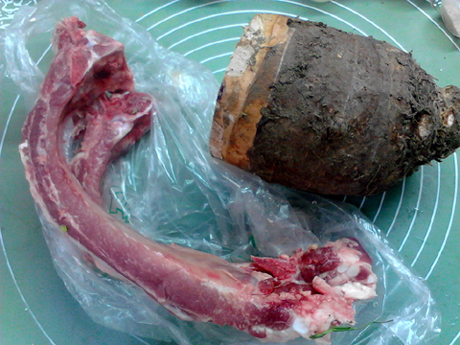 香芋蒸排骨的做法-家常味蒸菜譜-易網(wǎng)<a href=http://www.jsjjzhkt.cn/ target=_blank class=infotextkey>健康養(yǎng)生</a>網(wǎng) 香芋蒸排骨的做法-家常味蒸菜譜