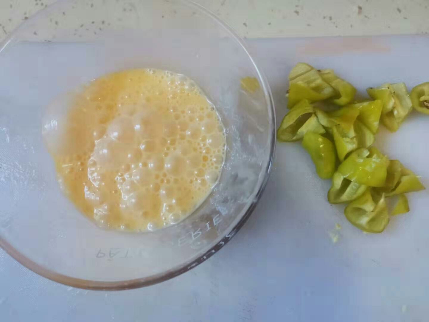 鵝蛋炒尖椒的做法-家常味炒菜譜