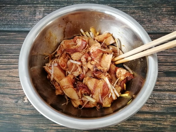 南瓜粉蒸肉的做法-家常味蒸菜譜