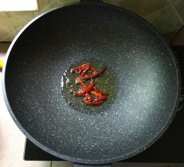 肥腸煮黑魚的做法-香辣味煮菜譜-易網健康養生網 肥腸煮黑魚的做法-香辣味煮菜譜