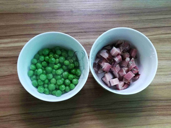 臘肉土豆燜飯的做法-家常味燜菜譜-易網健康養生網 臘肉土豆燜飯的做法-家常味燜菜譜