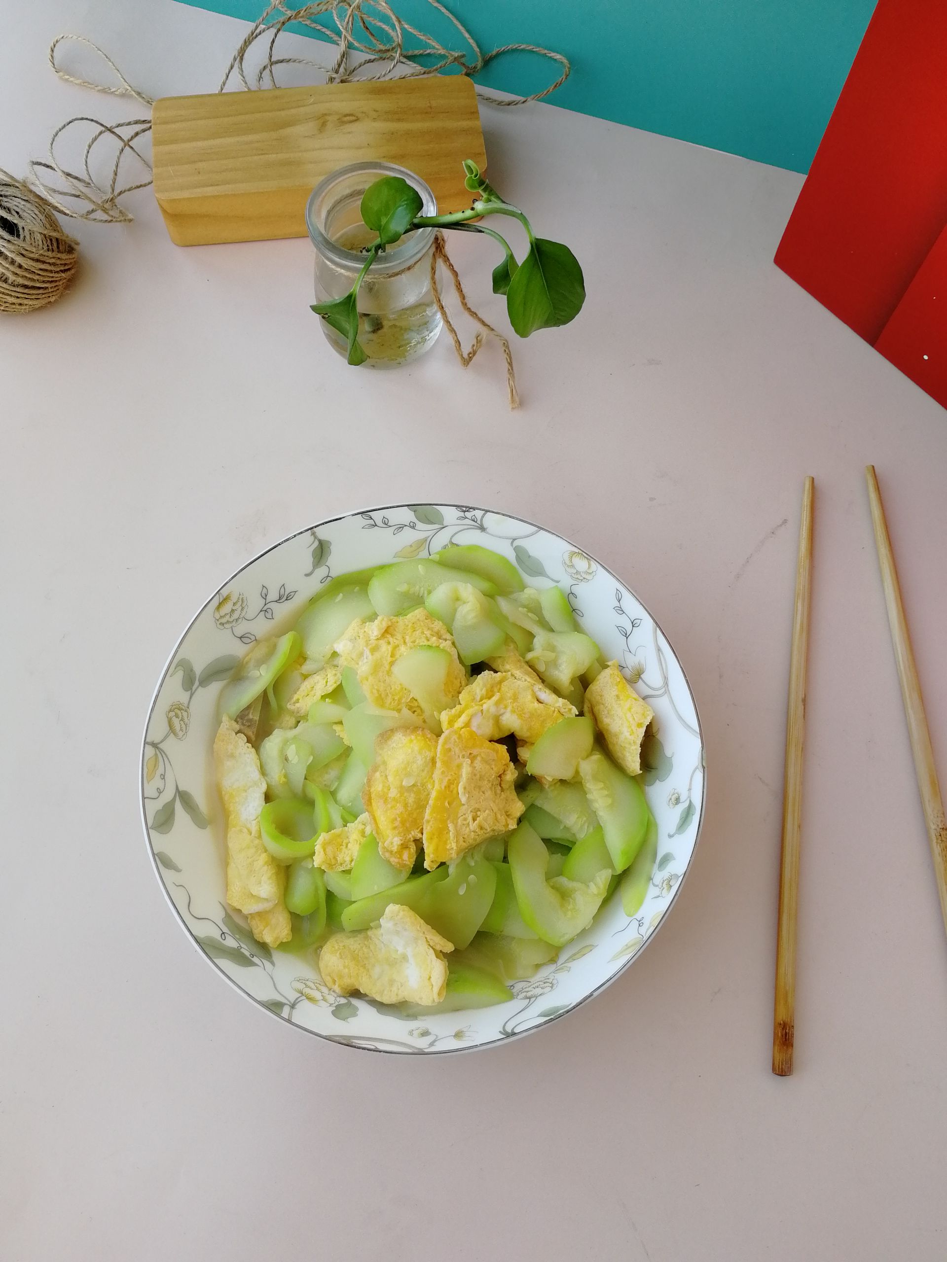 嫩西葫蘆炒雞蛋的做法-家常味炒菜譜-易網健康養生網 嫩西葫蘆炒雞蛋的做法-家常味炒菜譜