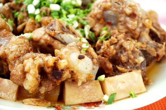 香芋蒸排骨的做法-家常味蒸菜譜-易網(wǎng)健康養(yǎng)生網(wǎng) 香芋蒸排骨的做法-家常味蒸菜譜