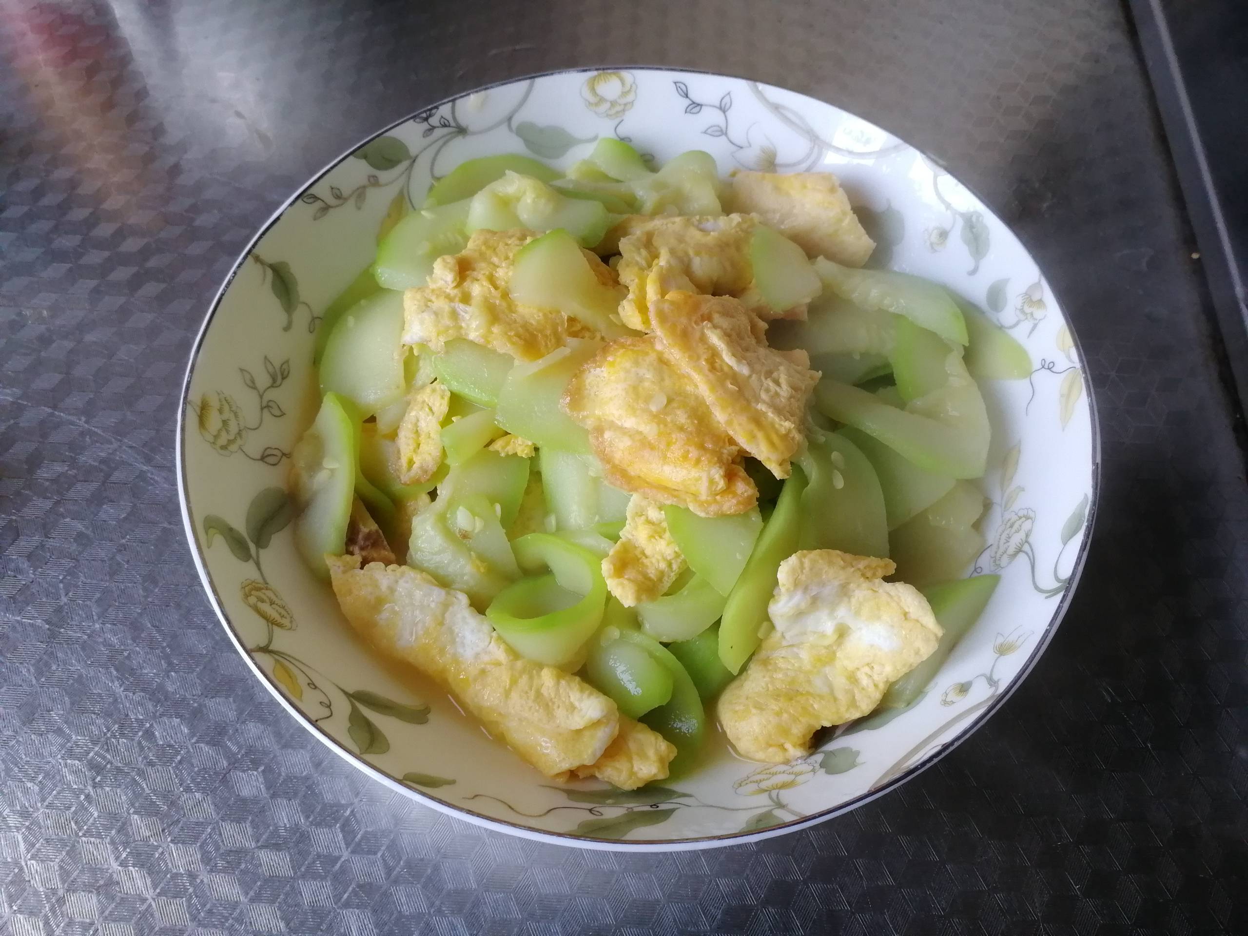 嫩西葫蘆炒雞蛋的做法-家常味炒菜譜-易網健康養生網 嫩西葫蘆炒雞蛋的做法-家常味炒菜譜