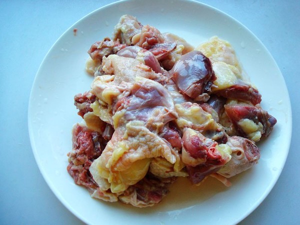 電飯煲荸薺燉雞的做法-家常味燉菜譜-易網健康養生網 電飯煲荸薺燉雞的做法-家常味燉菜譜