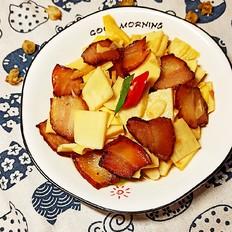 臘肉燜冬筍的做法-家常味燜菜譜