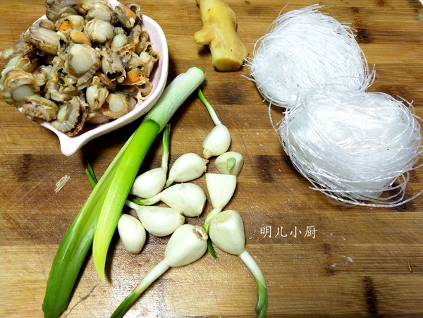 蒜蓉蒸扇貝的做法-家常味蒸菜譜-易網<a href=http://www.jsjjzhkt.cn/ target=_blank class=infotextkey>健康養生</a>網 蒜蓉蒸扇貝的做法-家常味蒸菜譜