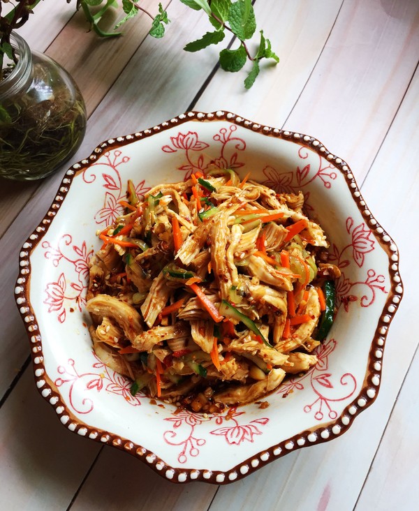 涼拌雞絲的做法-酸辣味拌菜譜-易網健康養生網 涼拌雞絲的做法-酸辣味拌菜譜