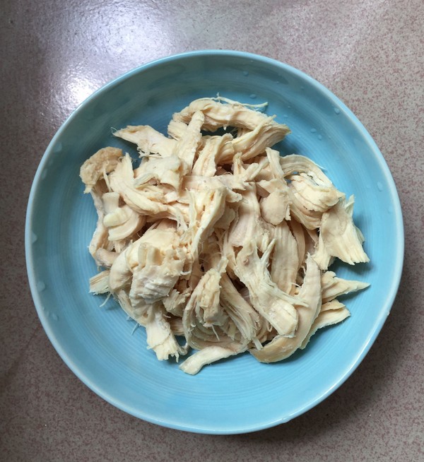 涼拌雞絲的做法-酸辣味拌菜譜-易網健康養生網 涼拌雞絲的做法-酸辣味拌菜譜