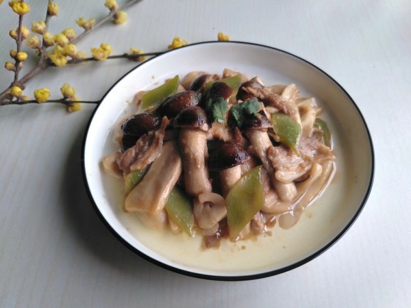 蓋頭蘑菇炒肉片的做法-咸鮮味炒菜譜-易網健康養生網 蓋頭蘑菇炒肉片的做法-咸鮮味炒菜譜